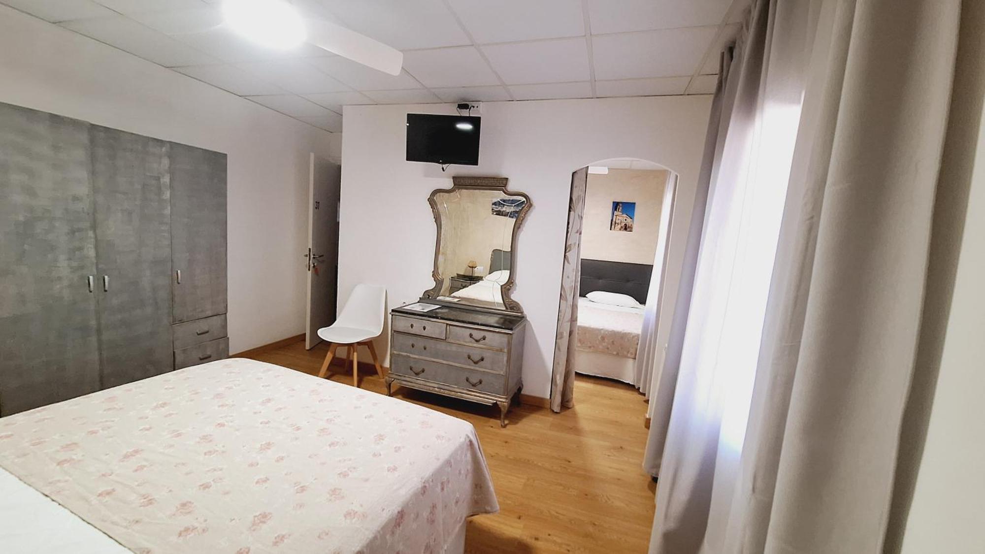 Fonda Toldra Ξενοδοχείο Ulldemolins Εξωτερικό φωτογραφία